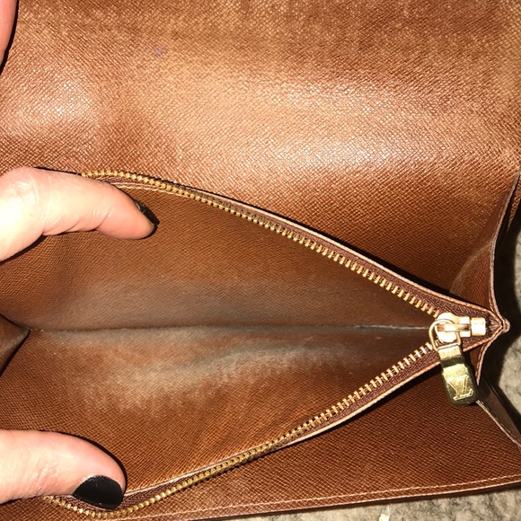 Certified AUTHENTIC LV Sarah Wallet - Picture 5 of 8